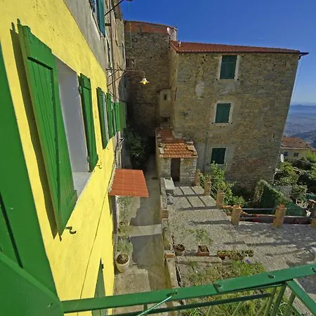 Narciso Apartment Biassa